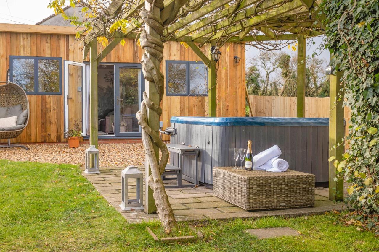 Log Cabin Near Bath Chippenham  Exterior foto