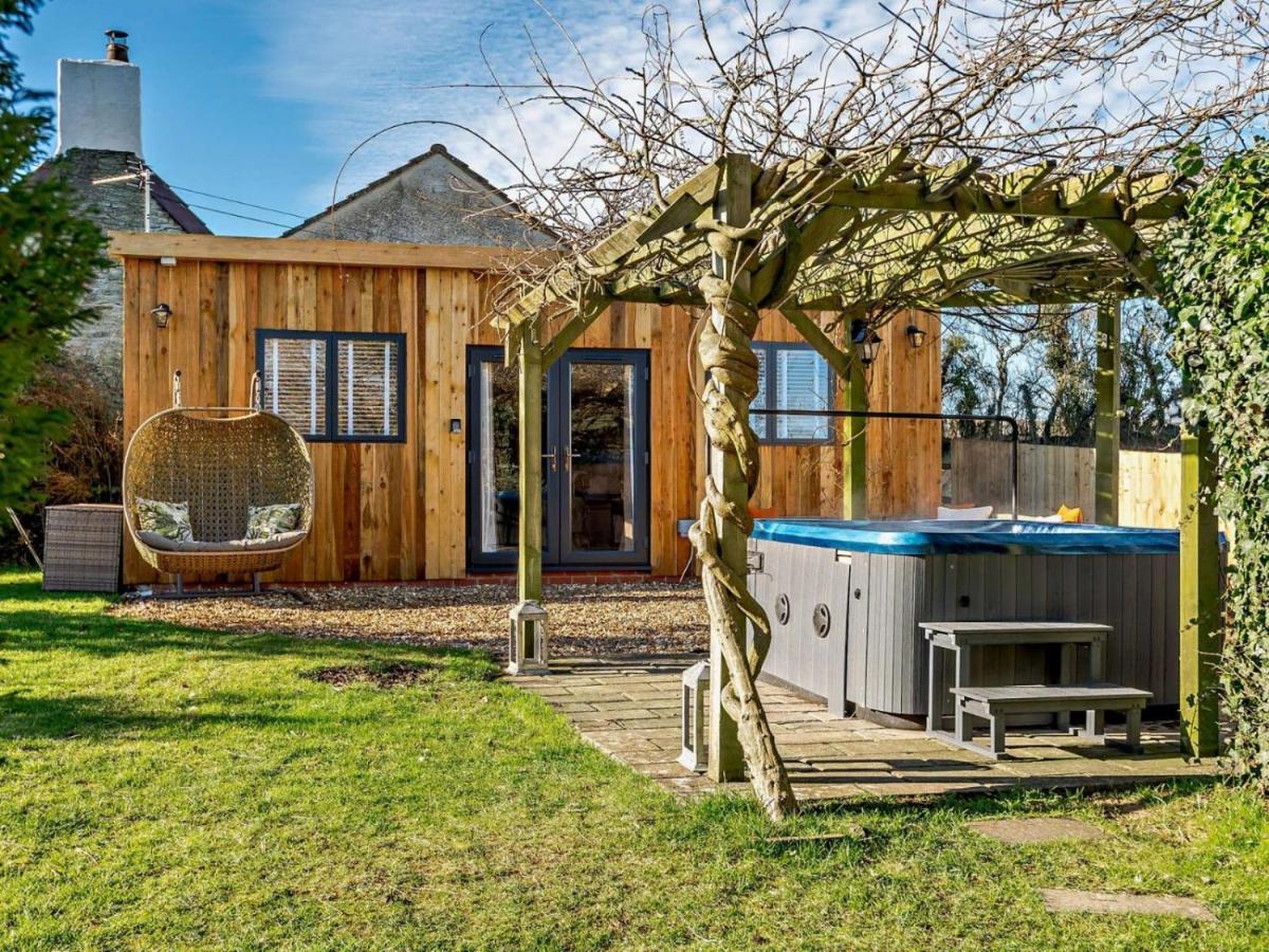 Log Cabin Near Bath Chippenham  Exterior foto
